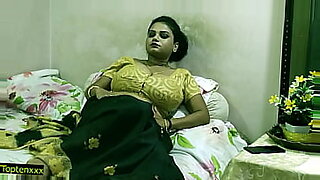indian moti gaand wall aunty in saree charming bathroom