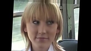 sex in bus young girl