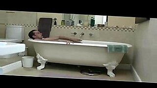 actress actress hansika motwani leaked bathroom video mms