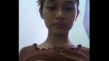 amateur asian teen destroyed her pussy by various huge objects