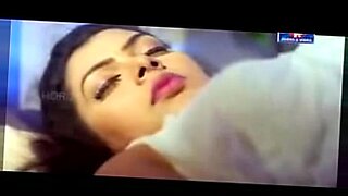 mallu aunty boobs sucking with ovary removing saree