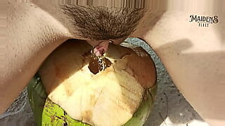hairy pussy masturbating outside in the sun