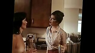 lez mom seduce friend daughter makeout