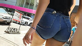 huge pawg mom in jean shorts