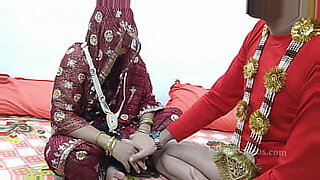indian suhagrat reshma suck boob