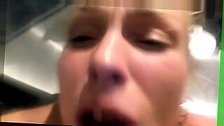 lesbian mommy fuck with strapon