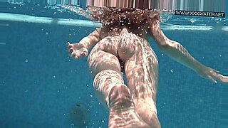naked girl gets fuck on water
