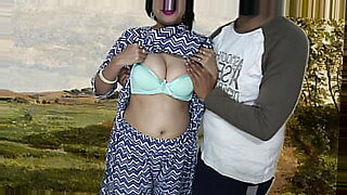 beautiful kuwaiti girl shows her big tits