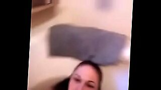 hot girls gets feet worshiped while getting fucked