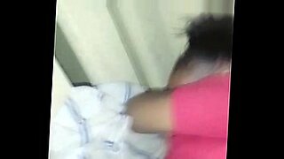 2 asian girls with tiny tits kissing rubbing pussies scissor on the bed in the room