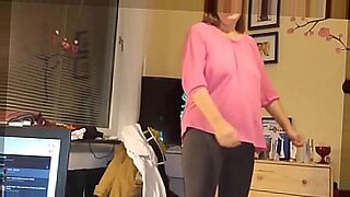 chubby serbian mature masturbates