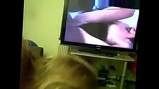 mature lady head scissor to a boy ko