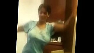 indian moti gaand wall aunty in saree charming bathroom