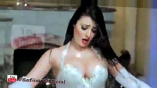 hot woman does a sexy belly dance awesome5