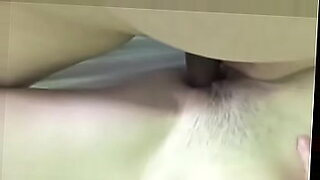 amateur stuffs her panties inside vagina