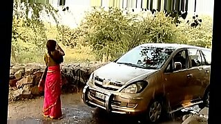 indian aunty lift saree porns