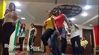 bhojpuri tight blouse boobs hot bhabi song