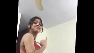 hot and sexy desi indian girl neha showing body in salwar