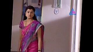 malayalam serial parasparam actors gayathri arun sex brd room images