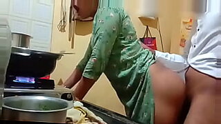 beautiful indian aunty in green salwar fuck with ubeutyfull saree aunty sex videos