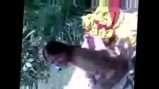 mom force son two girls