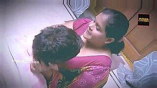 middle aged aunty fucked hard with saree on