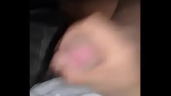 se masturba en su auto