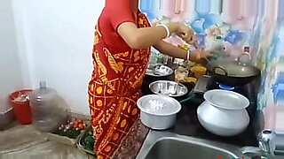 remove saree pallu sex