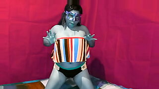 esposa obligada a follar con el amigo video real