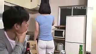 son take advantage mom stuck in sink