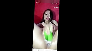 virgin nagpipinger nakita sa butas ng dingding10