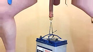 local model cums hard from electricity pulsing through her clit