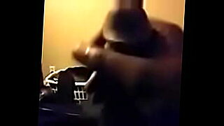 mom help in daughter first anal