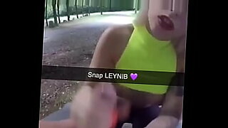 femme qui branle des bite avec sa culotte