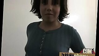 girls first xxx blod video