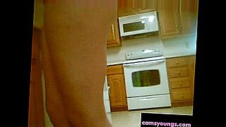 elle me montre sa chatte pour que je me branle en france