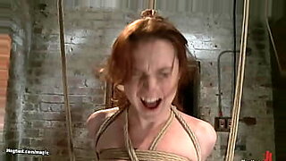 young cindy dollar poses and shows that she is ready to fuck