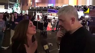 convinces hot ass lindsay to go all the way for a money