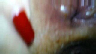 sperma muncrat di mulut dan memek