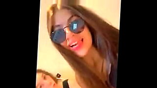 mi vecina cincuentona tomando sol me ve y no le importa