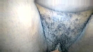 hombre moreno con penes grandes masturbandoce