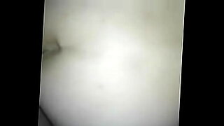 1 bed room mom and son sleeping and xx