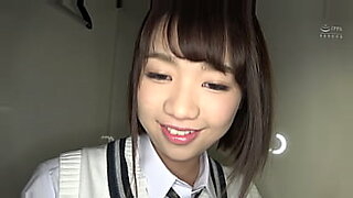 gadis cantik ngocok memek