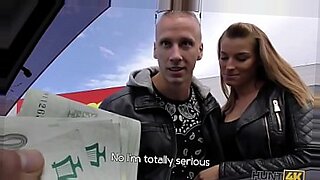 yachta first time kissing girl