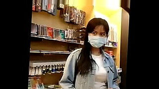mahasiswi hijab pipis