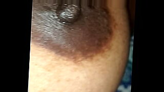 cuckolding wife squirts on another man