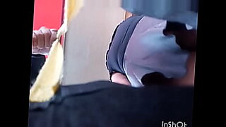 ver videos hijos calientes espiando a madre con hilo dental