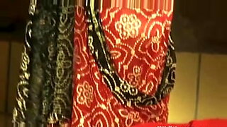 actress remove cloths infront of teen small boys