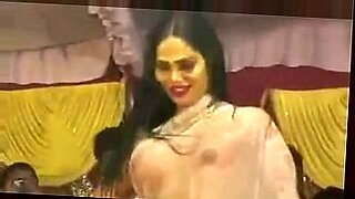 abg indo ngocok memek pake timun besar