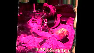 en halloween me hayan viendo porno en el bao